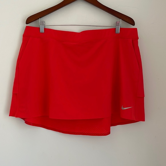 Nike Golf Skirt Size XL With Pockets Elastic Waist Red - Picture 1 of 9